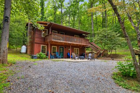 196 Hamburg Mountain Road, Weaverville, North Carolina 28787