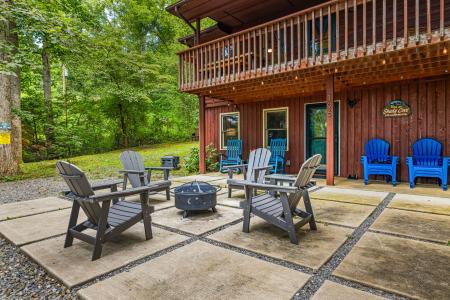 196 Hamburg Mountain Road, Weaverville, North Carolina 28787