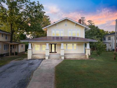 601 Chestnut Street, Berea, Kentucky 40403, USA