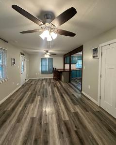 131 Mcvay Street, Crane, 印第安纳州 47522, 美国