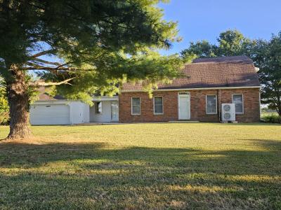 1050 Maple Grove Avenue, Greenville, Illinois 62246, USA