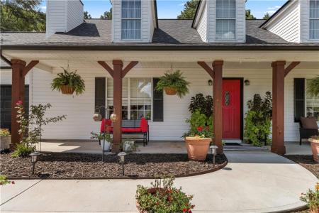 241 Fox Run, Loganville, Georgia 30052