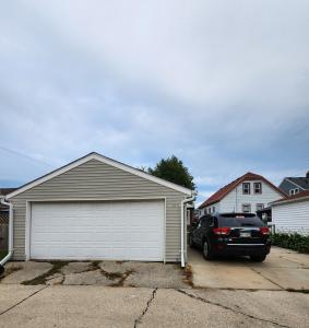 3803 S Ahmedi Avenue, St. Francis, Wisconsin 53235, USA