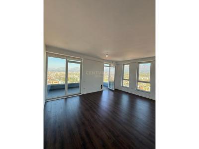 Sauk i Ri, Tirana, Albania