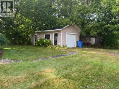 118 VICTORIA STREET, Woodstock, New Brunswick E7M 3A5, Canada