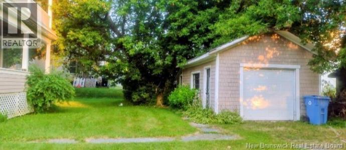 118 VICTORIA STREET, Woodstock, New Brunswick E7M 3A5, Canada