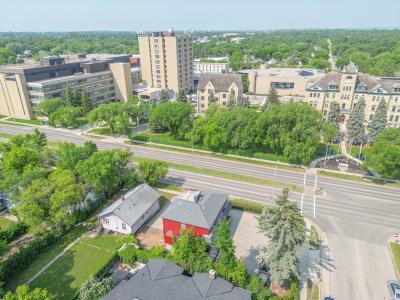 301 18th Street, Brandon, Manitoba R7A 5A8, Canada