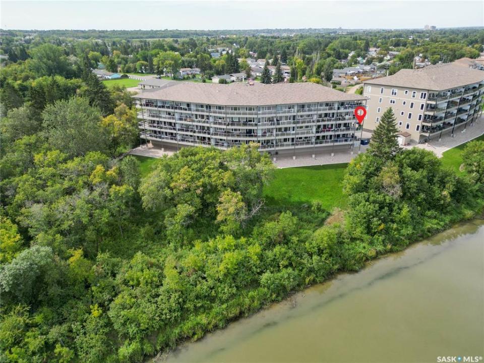 1602 1ST STREET E, Prince Albert, Saskatchewan S6V 1G7, Canada