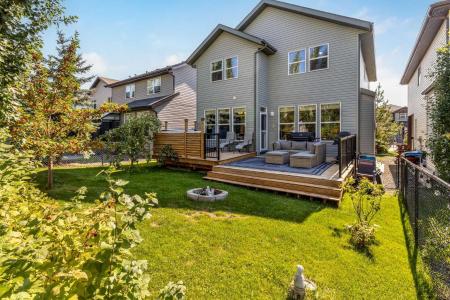 112 SUNSET VIEW, Cochrane, Alberta T4C 0E8, Canada