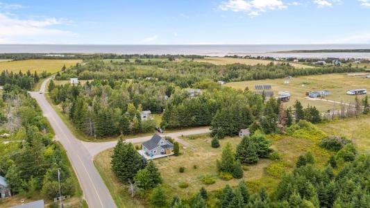 10 CREEK ROAD, St. Peter's Harbour, Ilha De Prince Edward C0A 1S0, Canadá