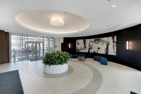 215 QUEEN STREET E, Brampton, Ontario L6W 0A9, Kanada