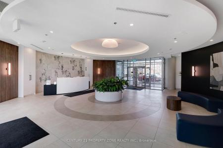 215 QUEEN STREET E, Brampton, Ontario L6W 0A9, Kanada