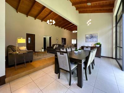 Res. El Castillo , Ángeles Heredia Heredia, 埃雷迪亚 40504, 哥斯达黎加