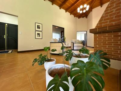 Res. El Castillo , Ángeles Heredia Heredia, 埃雷迪亚 40504, 哥斯达黎加