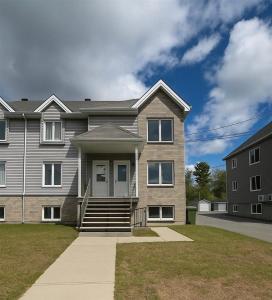 175-175B Rue Alexandre, Lachute, Quebec J8H 0N9, Canada