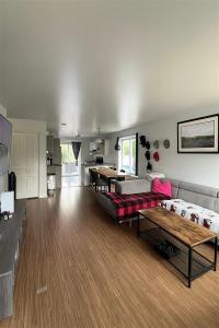 175-175B  Rue Alexandre, Lachute, Quebec J8H 0N9, Canada