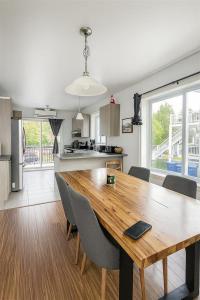 175-175B  Rue Alexandre, Lachute, Quebec J8H 0N9, Canada