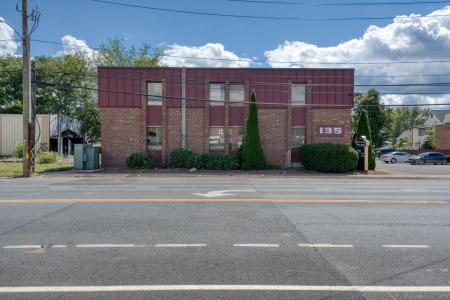 135 Burnside Avenue, East Hartford, 康乃迪克州 06108, 美國