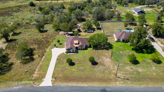 121 Carrizo Ridge, Floresville, Texas 78114, Stati Uniti