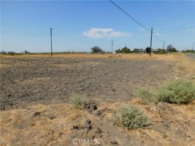 W Almond, Dos Palos, California 93602