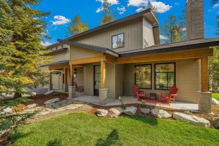 12850 Aurora Drive, Donnelly, Idaho 83615, USA