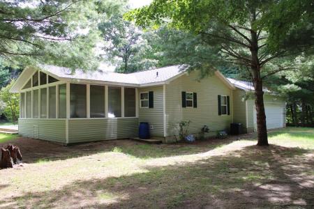 5892 S Carrigan Drive, Newaygo, Michigan 49337, USA