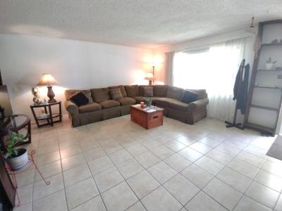 2201 Kingfisher Lane, Rolling Meadows, Illinois 60008