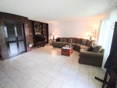 2201 Kingfisher Lane, Rolling Meadows, Illinois 60008