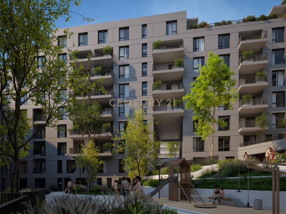 Paskuqan, Tirana, Albania