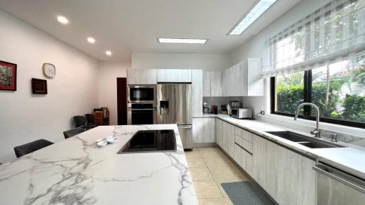 hacienda real , Piedades Santa Ana, San José 00001, Costa Rica