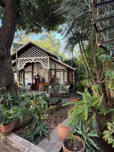 Nudellman casi Alas Paraguayas , Mcal. Estigarribia, Asunción 00001, 巴拉圭