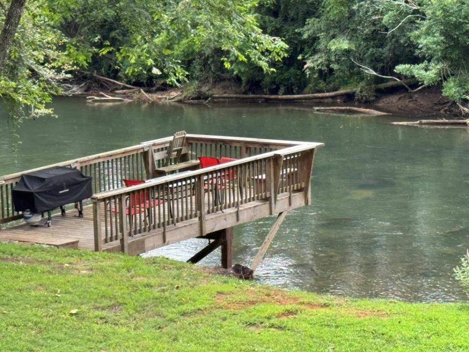 270 Hiawassee River Road, Murphy, Северная Каролина 28906, Соединенные Штаты