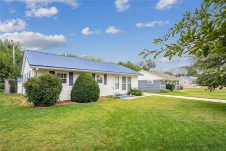 4439 Benton Street Ne, Cedar Rapids, 爱荷华州 52402, 美国