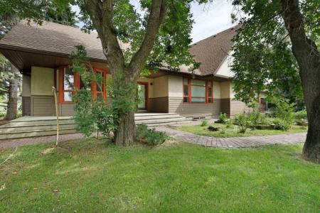 1024 CASSILS ROAD W, Brooks, Alberta T1R 0E2, Canadá