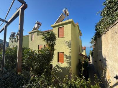 Rruga e Konomojave, Vlorë, Albania