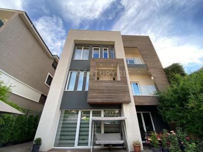 Ambasada Amerikane, Tirana, Albania