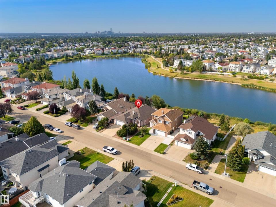 341 HOLLICK-KENYON ROAD NW, Edmonton, Alberta T5Y 2T6, Canadá