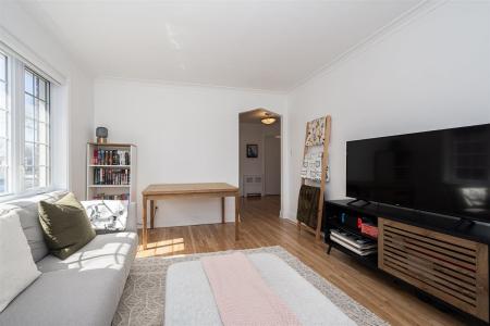 1475  Ch. Regent, Mont-Royal, ケベック H3P 2L1, カナダ