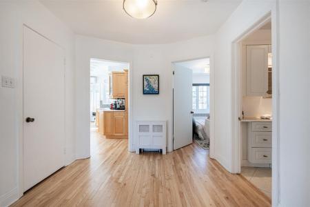 1475  Ch. Regent, Mont-Royal, ケベック H3P 2L1, カナダ