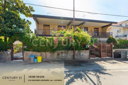 Via G. Grassi, Trecastagni, Sicilia 95039, Italia