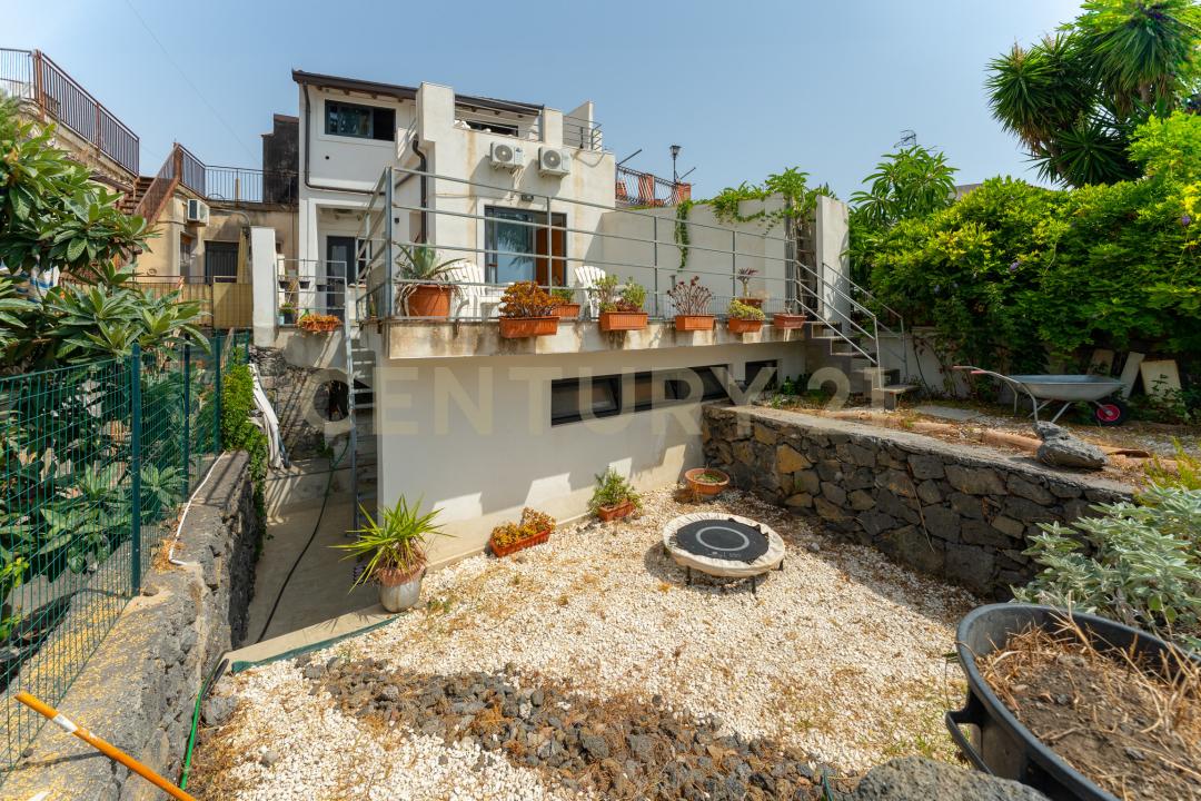 Via Ariazzi, Acireale, Sicilia 95024, Italy