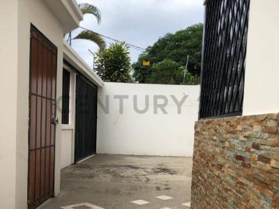 Urbanización los almendros s/n, Manta, Manabí 00001, Equador