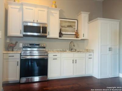 609 W Agarita, San Antonio, Texas 78212