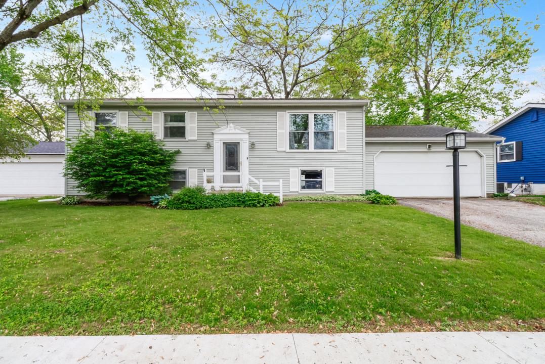 1710 Peachtree Drive, Valparaiso, インディアナ 46383, アメリカ合衆国