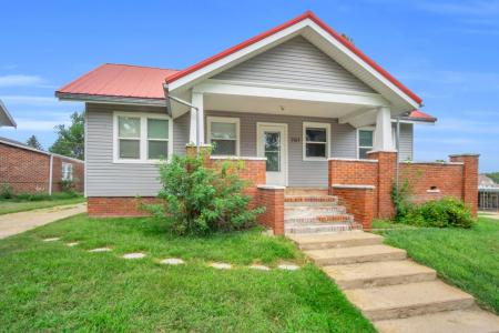 707 S 10th Street, Broken Bow, Nebraska 68822-2415, USA