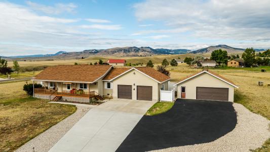 63 Langdon Road, Buffalo, Wyoming 82834, USA