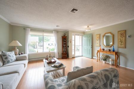 169 Laurel Plaza , C, Monroe, 紐澤西州 08831, 美國