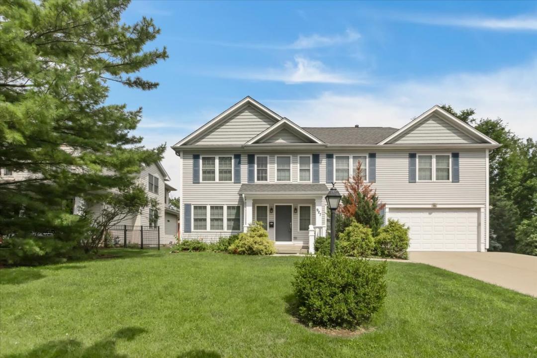 927 S Charlotte Street, Lombard, Illinois 60148