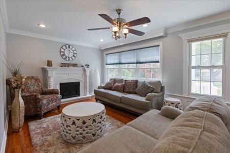 927 S Charlotte Street, Lombard, Illinois 60148