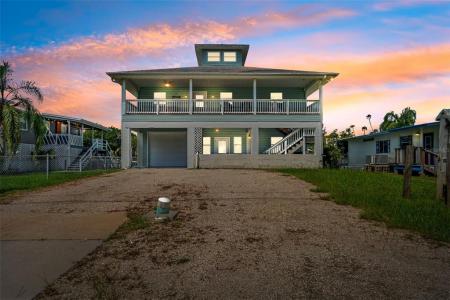 2730 N Comanche Point, Crystal River, Flórida 34429, Estados Unidos